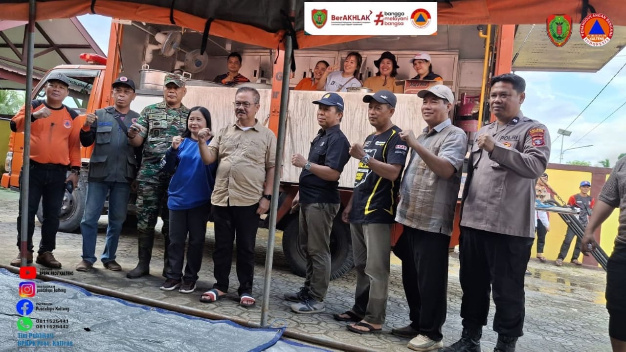 Pj. Bupati Gunung Mas Herson B. Aden Bersama Instansi Terkait Saat Meninjau Dapur Umum
