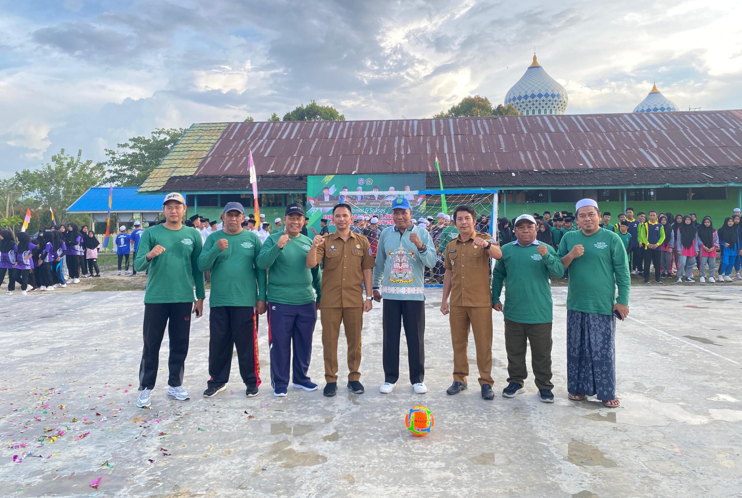 Asisten I Setda Buka Lomba Olahraga Seni Antar Pesantren Di Murung Raya