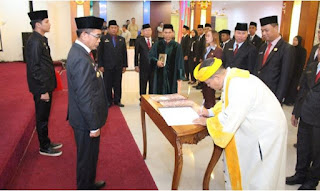 Pj Bupati Murung Raya Hermon Melantik Dan Mengambil Sumpah Dan Janji Jabatan Pejabat