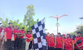 Kegiatan Jalan Sehat Yang Diselenggarakan Untuk Memeriahkan Hari Jadi Ke 22 Kabupaten Murung Raya