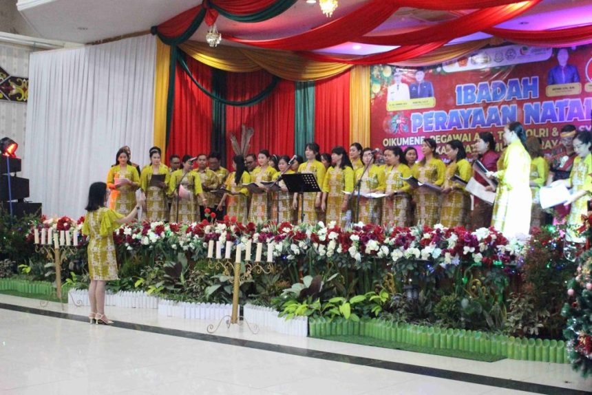 Ibadah Perayaan Natal Oikumene, Pegawai Asn, Tni, Polri & Masyarakat Kabupaten Murung Raya Minggu (1 12 2024). (ist)