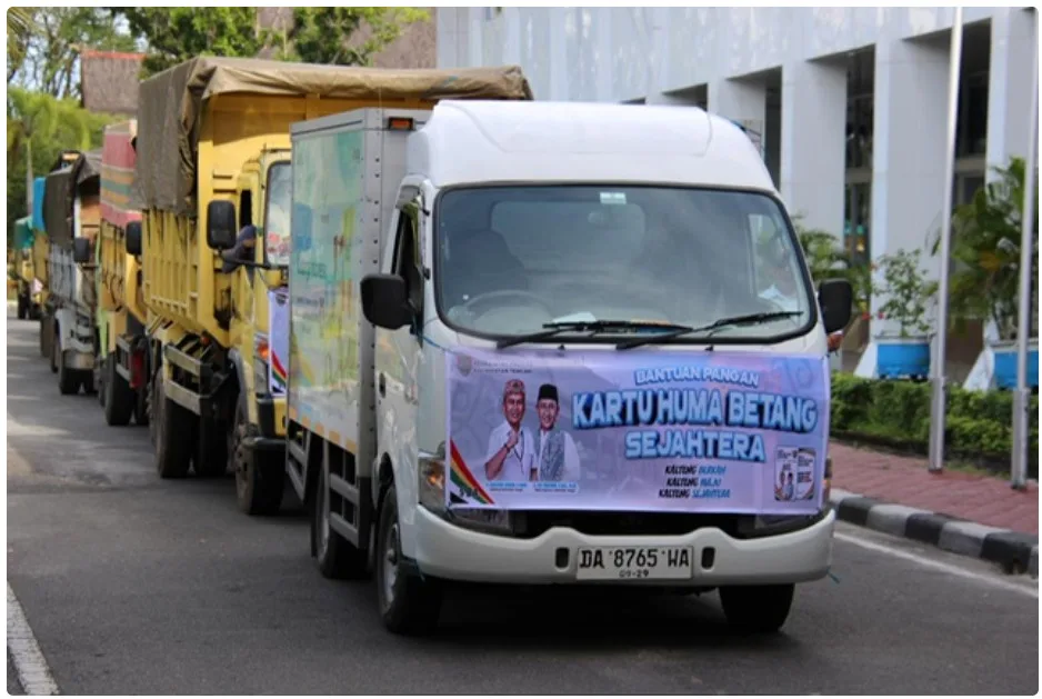 Gubernur Agustiar Sabran Lepas Bansos Khbs, 300 Ribu Kk Jadi Sasaran 2