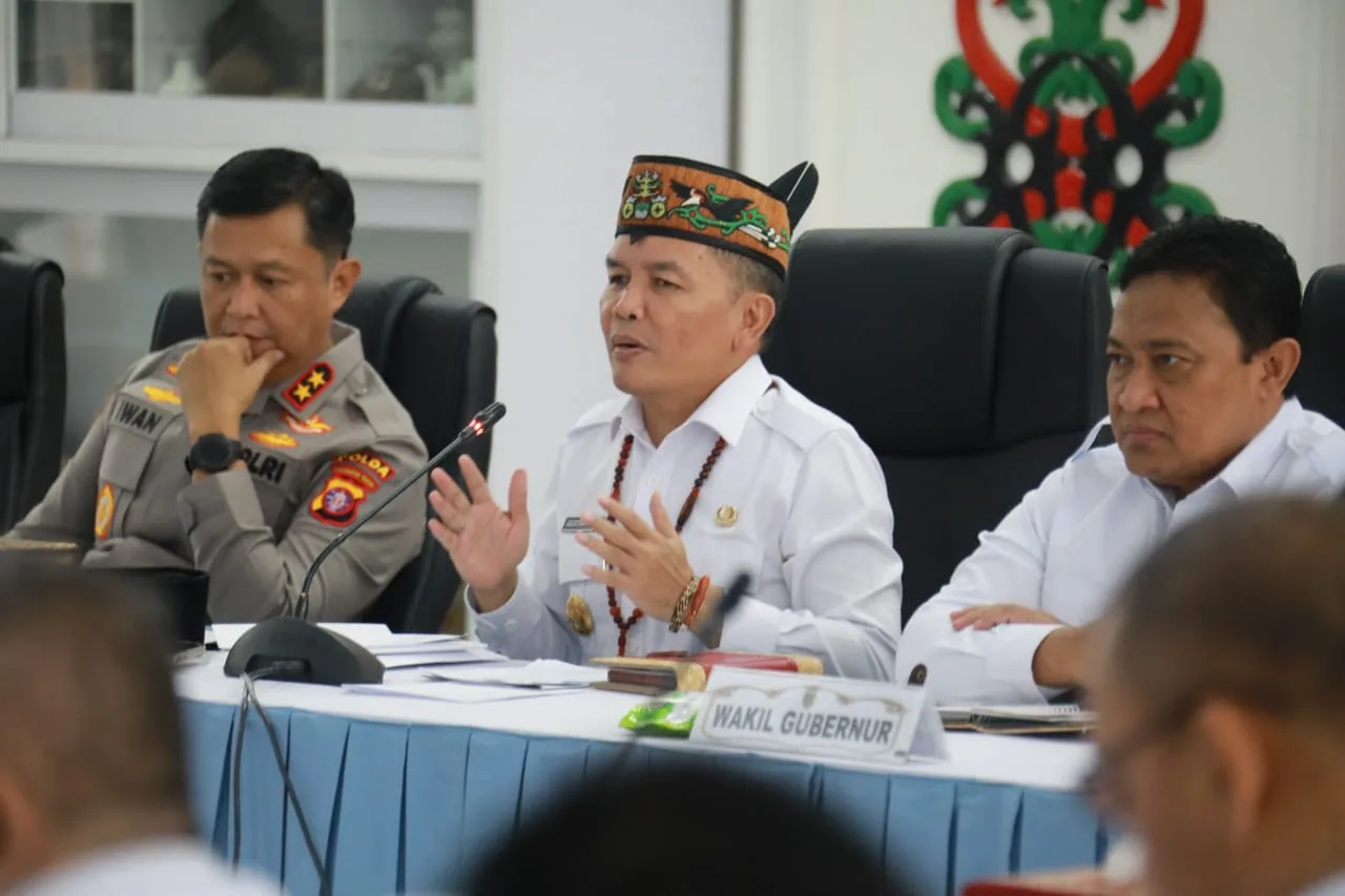 Gubernur Agustiar Sabran Pimpin Rapat Sosialisasi Khbs Di Istana Isen Mulang (25 2) Foto Ist