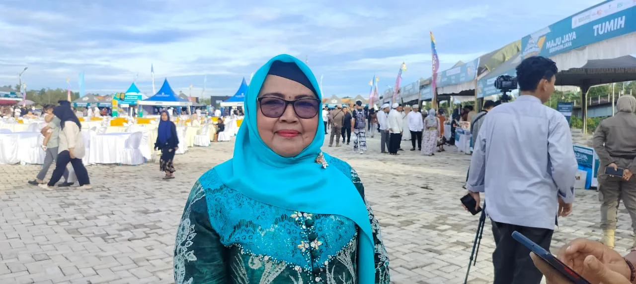 Anggota Dprd Batola Arfah Di Rth Jembatan Barito Kuliner Ramadhan Baiman 1447 H