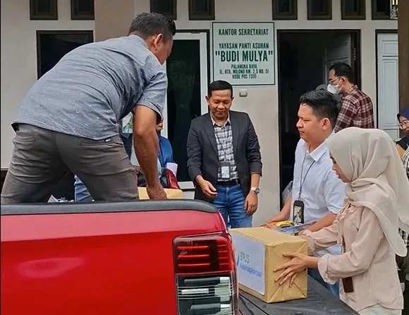 Bpjs Ketenagakerjaan Palangka Raya Salurkan Sembako Ke Panti Asuhan Budi Mulya