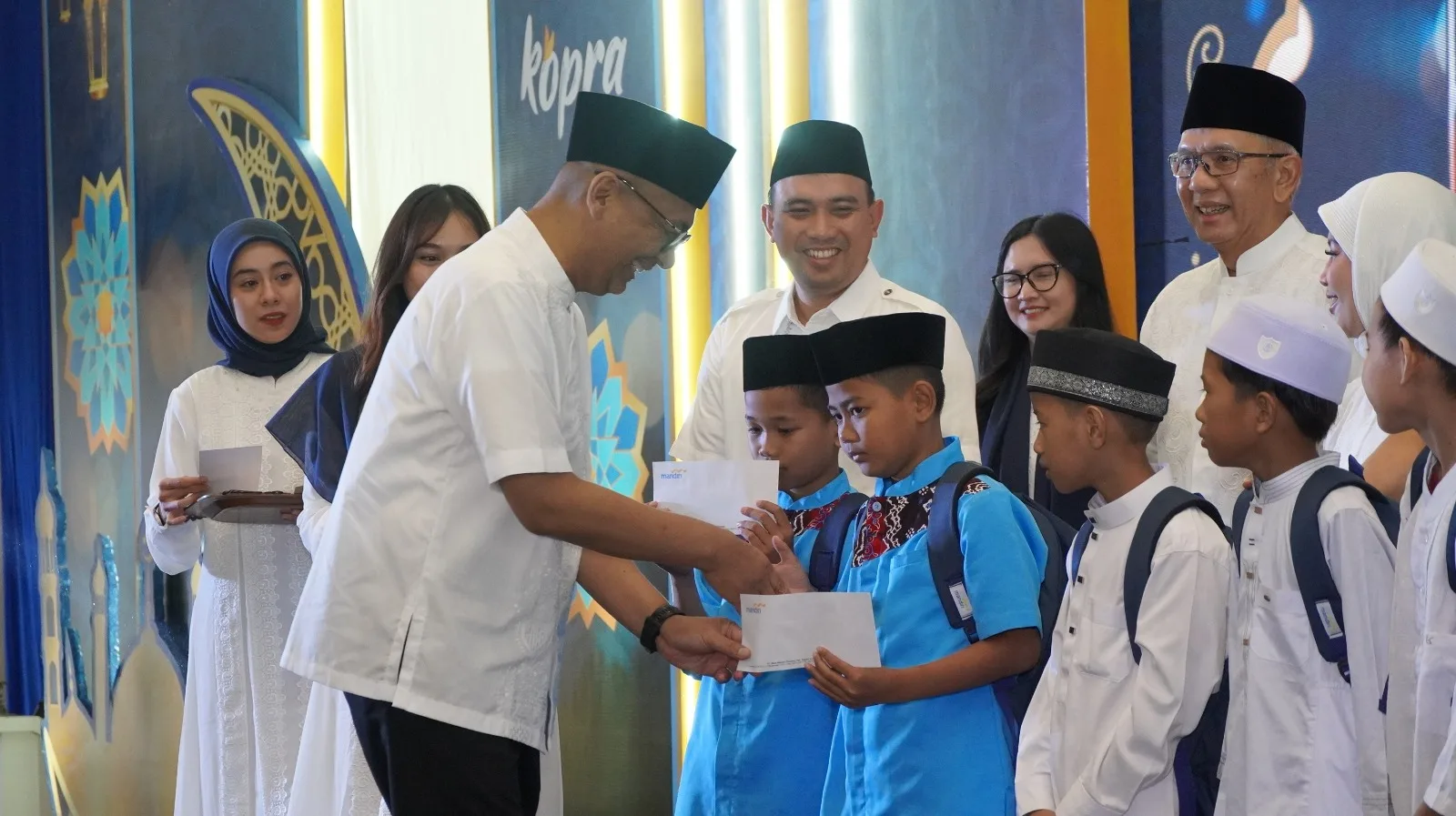 Bank Mandiri Banjarmasin Menggelar Kegiatan Buka Puasa Bersama Dan Santunan Anak Yatim Di Gedung Chandra 2