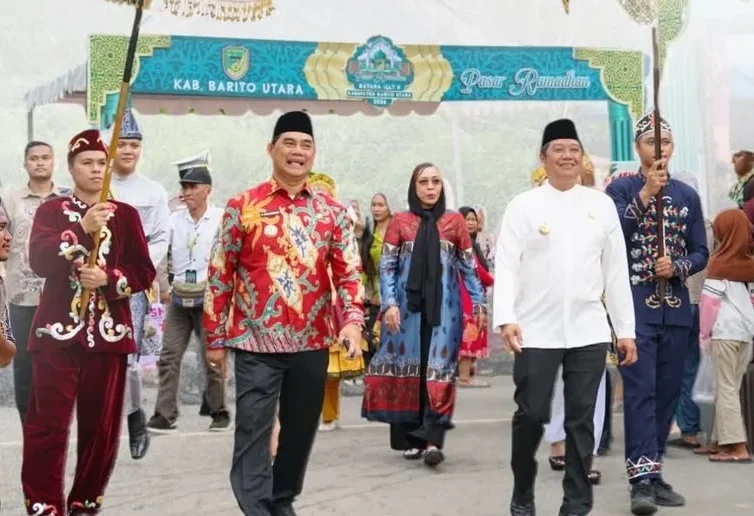 Bupati Barut Buka Pasar Wadai 1447 H (ist)