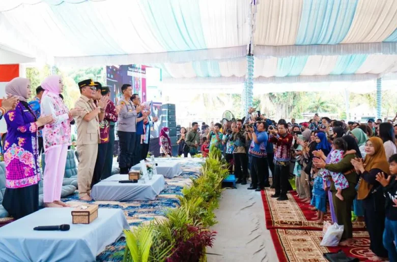 Gubernur Meluncurkan Penyaluran Bantuan Pangan Periode Februari–maret 2026 Sekaligus Gerakan Pangan Murah