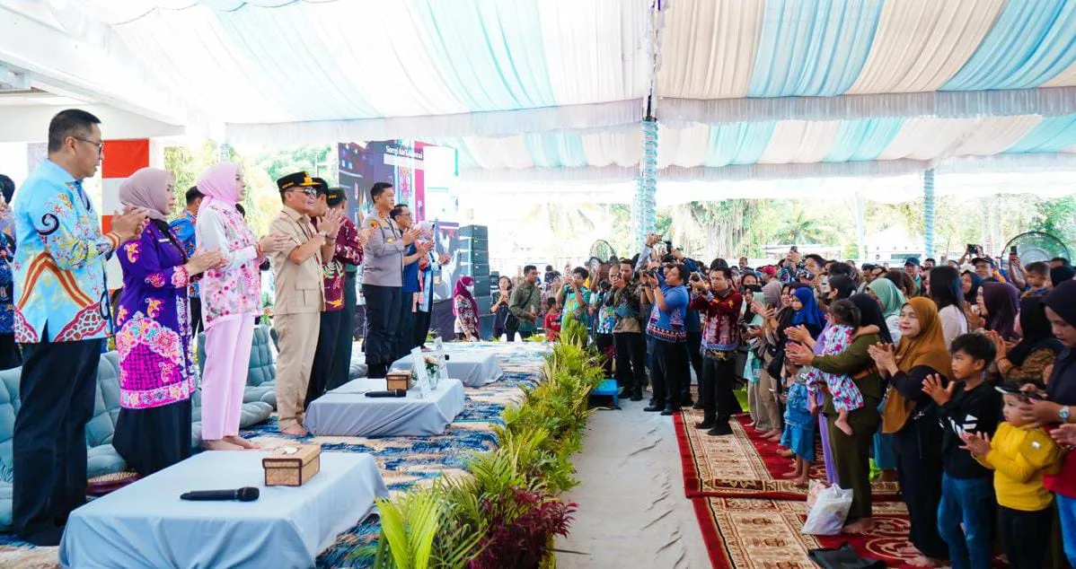 Gubernur Meluncurkan Penyaluran Bantuan Pangan Periode Februari–maret 2026 Sekaligus Gerakan Pangan Murah