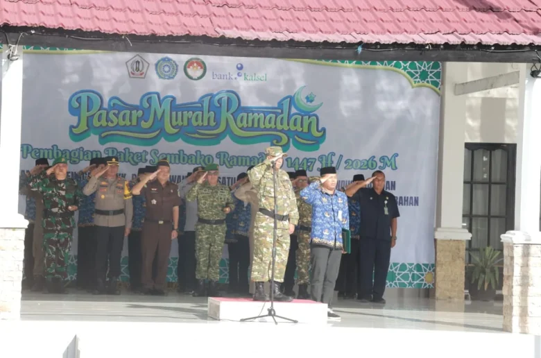 H. Bahrul Ilmi, Bertindak Sebagai Pembina Upacara Kesadaran Nasional (17 An) Bulan Maret Yang Digelar Bersama Jajaran Kodim 1005 Batola Di Halaman Kantor Bupati Barito Kuala