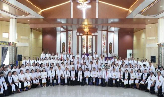 Jemaat Gereja Gke Ekklesia Puruk Cahu