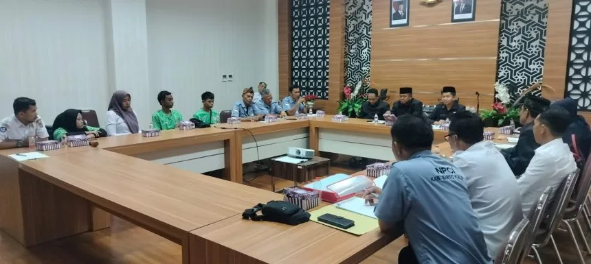 Npc Batola Didampingi Kadisporbudpar Batola H Sirpan Ajukan Kesetaraan Bonus Atlet Ke Dprd Batola