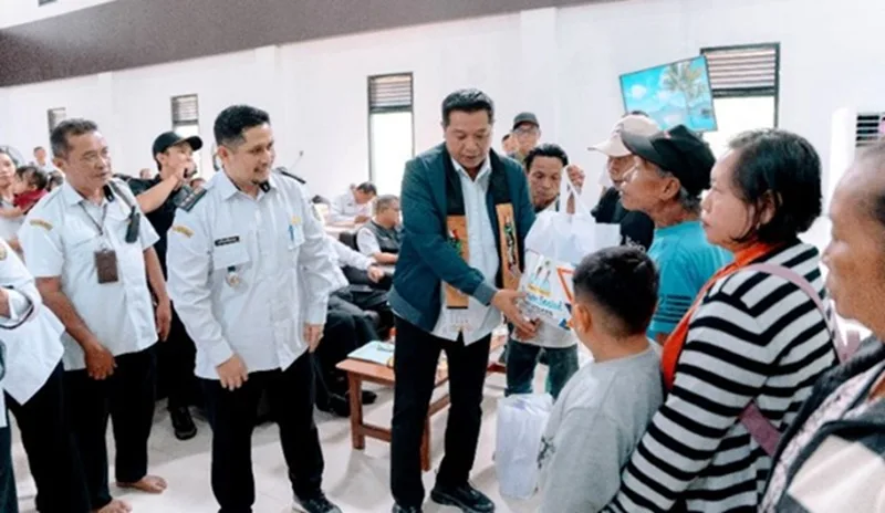 Camat Lahei Barat, Adi Suwarman (ist)