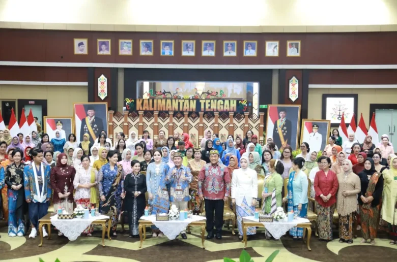 Gubernur Kalteng, Agustiar Sabran Saat Merayakan Peringatan Hari Kartini Ke 147 Tahun 2026 Di Aula Jayang Tingang Kantor Gubernur Kalimantan Tengah