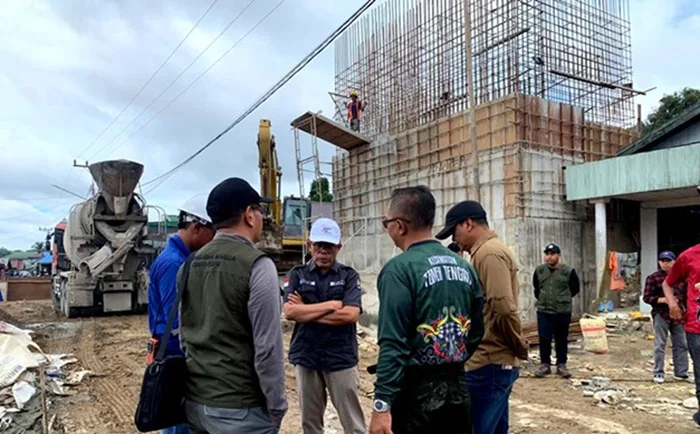 Kadis Pupr Melakukan Pengecekan Pembangunan Jembatan Penghubung Desa Lemo Ii Ini Merupakan Salah Satu Program Prioritas Pemerintah Kabupaten Barito Utara Dalam Kerangka Gaspol 11–12