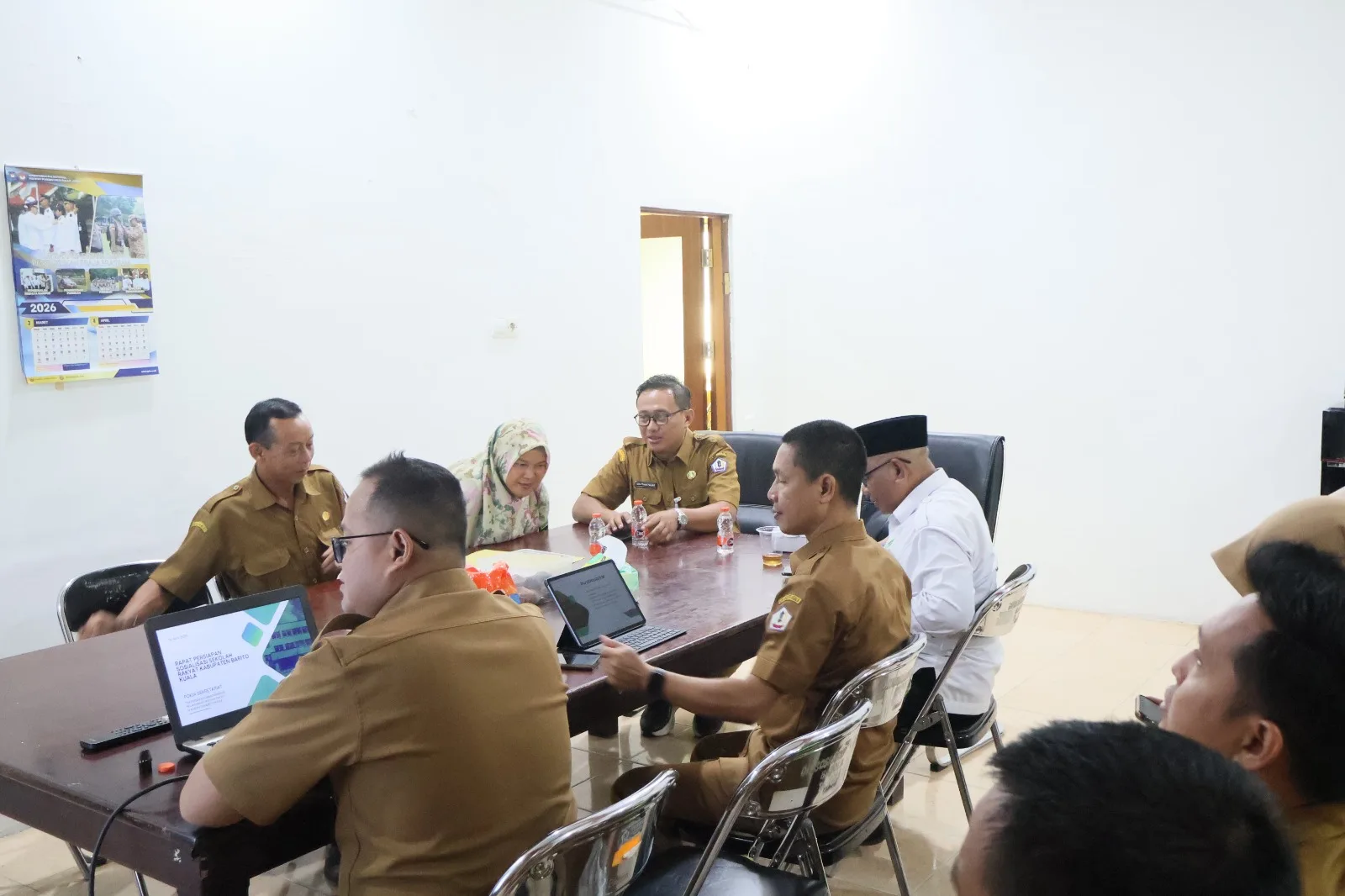 Kepala Dinas Sosial Bersama Tim Pokja Sekretariat Pimpin Rapat Koordinasi Intensif Guna Mematangkan Persiapan Sosialisasi Program Sekolah Rakyat