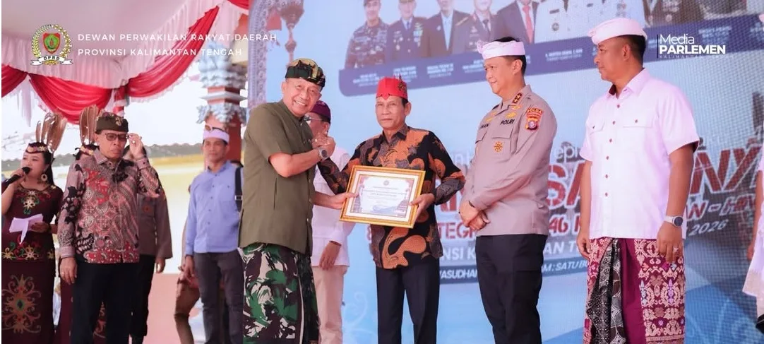 Ketua Dprd Kalteng, Arton S. Dohong Dalam Rangkaian Acara Peringatan Dharma Shanti Nyepi Tahun Baru Saka 1948 Dan Hut Integrasi Ke 46 Kaharingan Hindu Di Wantilan Pura Pitamaha, Palangka Raya