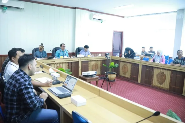 Pemprov Kalteng Saat Menggelar Rapat Pembahasan Skema Kredit Umkm Haguet Secara Virtual (ist)