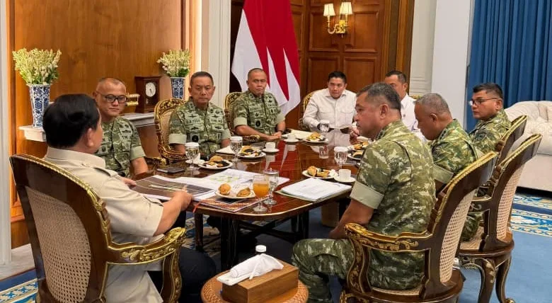 Presiden Prabowo Subianto Menerima Ksad Jenderal Tni Maruli Simanjuntak Bersama Jajaran Pejabat Utama Tni Ad Di Istana Merdeka, Jakarta, 16 April 2026