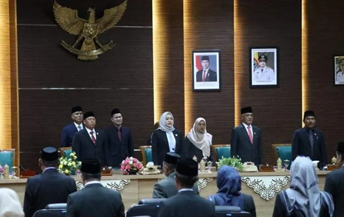 Rapat Paripurna Dprd Batola Terkait Penyampaian Keputusan Rekomendasi Terhadap Lkpj Bupati Tahun Anggaran 2025