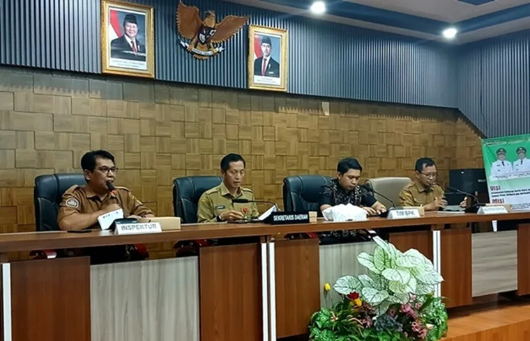 Sekretaris Daerah Drs. Muhlis Bersama Tim Bpk Ri Perwakilan Kalimantan Tengah