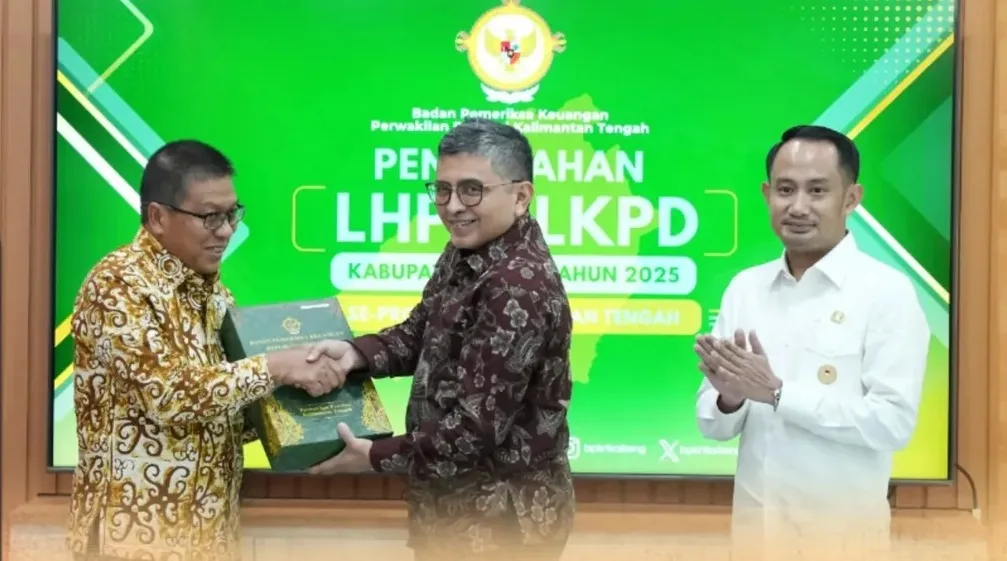 Ketua Dprd Kota Palangka Raya, Bapak Subandi Menghadiri Penyerahan Lhp Lkpd Pemko Palangka Raya Tahun 2025 Di Bpk Ri Perwakilan Prov Kalteng