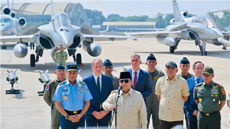 Presiden Prabowo Subianto Menyampaikan Keterangan Pers Pada Acara Penyerahan Alutsista Di Pangkalan Udara Halim Perdanakusuma, Jakarta, Pada Senin, 18 Mei 2026 (foto Bpmi Setpres)