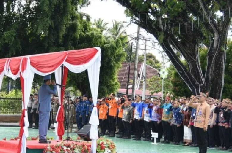 Sekretaris Daerah Barito Utara, Muhlis, Memimpin Upacara Peringatan Hari Jadi Ke 69 Provinsi Kalimantan Tengah Sekaligus Hari Kebangkitan Nasional Ke 118