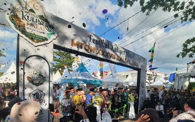 Bupati Batola H Bahrul Ilmi Secara Resmi Membuka Bazar Dan Festival Makanan Halal Mtq Nasional Xxxvii Tingkat Provinsi Kalsel 2026, Di Siring Ulek Marabahan 1