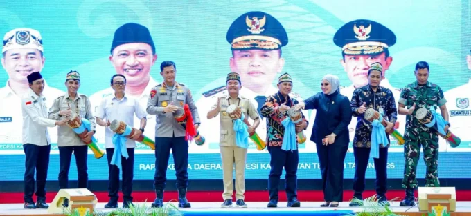 Gubernur Kalimantan Tengah Agustiar Sabran Beserta Jajaran Saat Membuka Rakerd)dpd Apdesi Kalimantan Tengah Tahun 2026