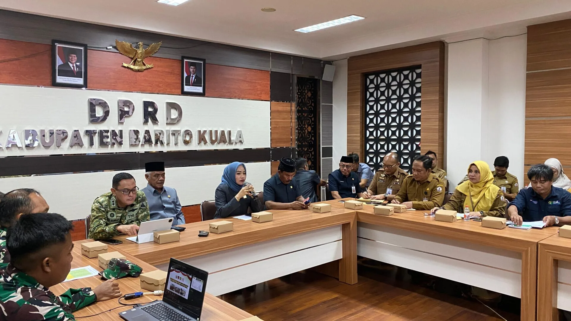Komisi Gabungan Dprd Batola Menggelar Rapat Bersama 24 Kepala Desa Pelaksana Kdmp
