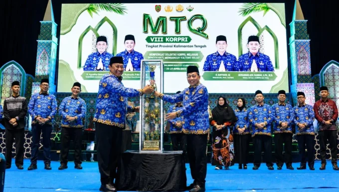 Penyerahan Piala Bergilir Menandai Resmi Dibukanya Mtq Viii Korpri Tingkat Provinsi Kalimantan Tengah Tahun 2026
