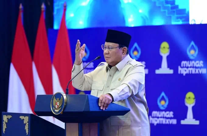 Presiden Prabowo Subianto Memberikan Dalam Sambutannya Pada Pembukaan Musyawarah Nasional (munas) Xviii Himpunan Pengusaha Muda Indonesia (hipmi) Di Bandar Lampung, Provinsi Lampung