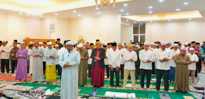 Kegiatan Salat Hajat Dan Doa Bersama Dalam Rangka Mempererat Tali Silaturahmi Sekaligus Menyambut Hari Ulang Tahun Bupati Barito Utara, H. Shalahuddin, Yang Ke 55 Tahun