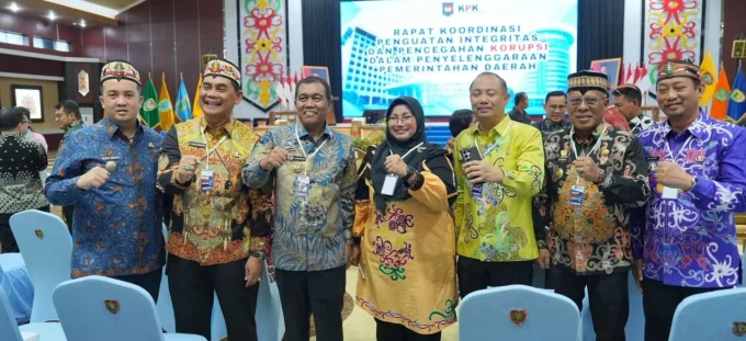 Bupati Barito Utara, H. Shalahuddin, Menghadiri Rapat Koordinasi (rakor) Penguatan Integritas Dan Pencegahan Korupsi Dalam Penyelenggaraan Pemerintahan Daerah Yang Diselenggarakan Di Aula Jayang Tingang