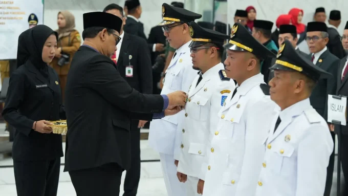 Bupati Barut, H Shalahudin Melaksanakan Pelantikan Dan Pengambilan Sumpah Janji Jabatan Terhadap 136 Pejabat