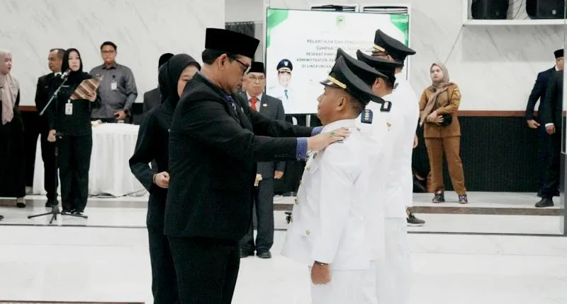 Bupati Barut, H Shalahudin Melaksanakan Pelantikan Dan Pengambilan Sumpah Janji Jabatan Terhadap 136 Pejabat Di Lingkup Pemkab Barut