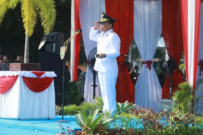 Gubernur Kalimantan Tengah H. Agustiar Sabran Saat Bertindak Sebagai Inspektur Upacara Peringatan Hut Ke 81 Kemerdekaan Republik Indonesia