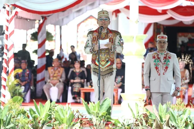 Gubernur Kalimantan Tengah, H. Agustiar Sabran Saat Pimpin Upacara Peringatan Hari Jadi Ke 24 Kabupaten Murung Raya (ist)