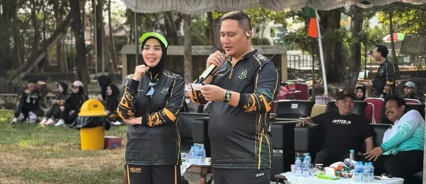 Kepala Kejari Barito Kuala, Andrianto Budi Santoso Pengundian Doorprize Dalam Rangka Hari Lahir Kejaksaan Ri Batola